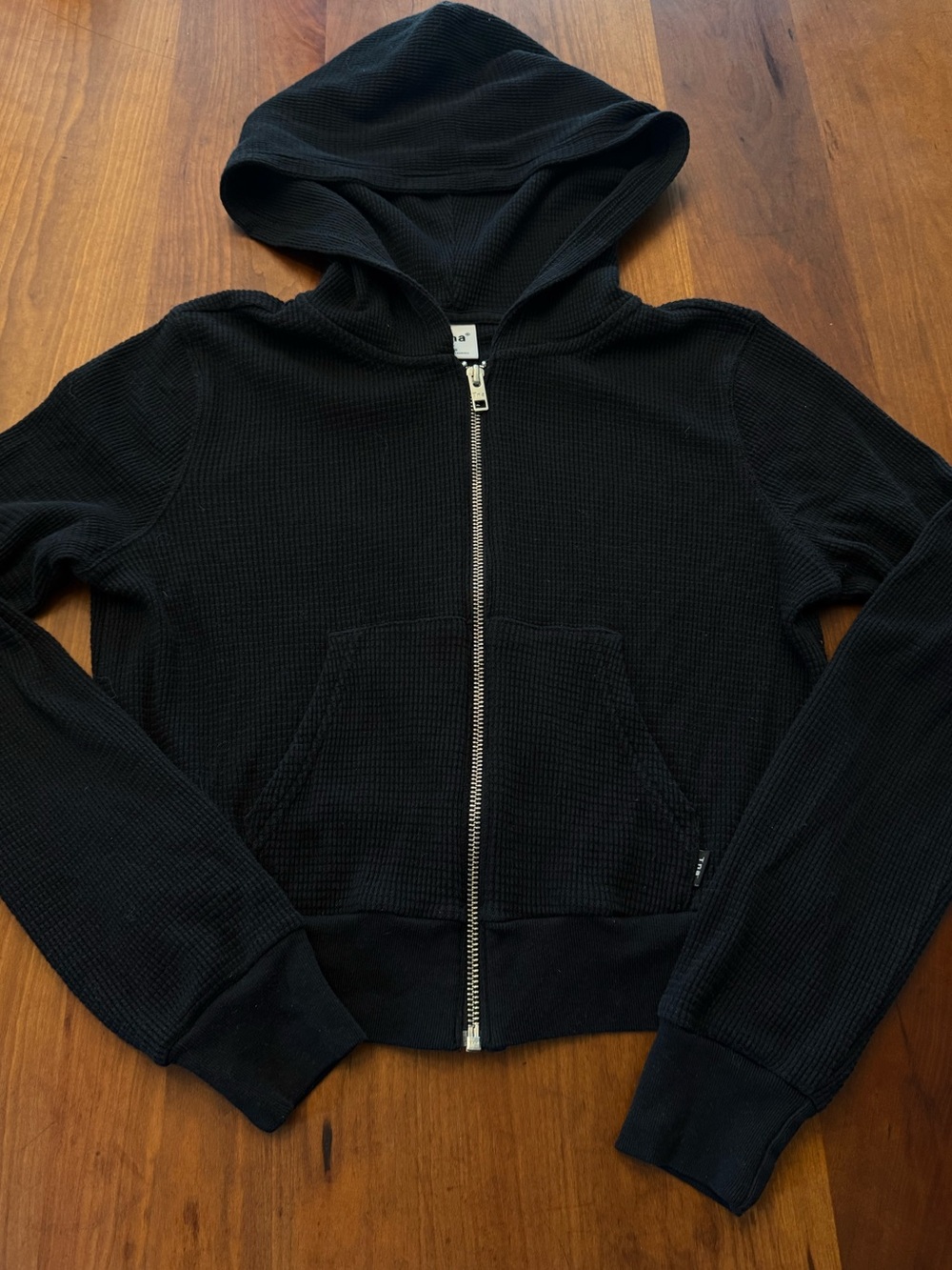 TNA Aritzia Black Zip-Up Waffle Knit Sweatshirt size Small EUC